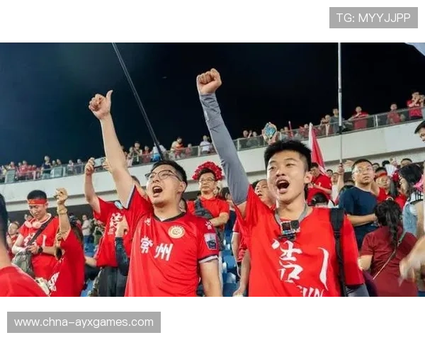 球员因在场上与对手划拳输了，自愿把球踢出边线